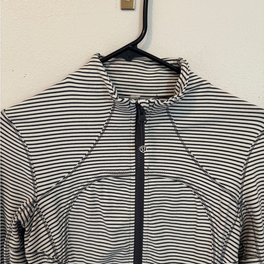 Lululemon Hyperstripe Forme Jacket - image 4